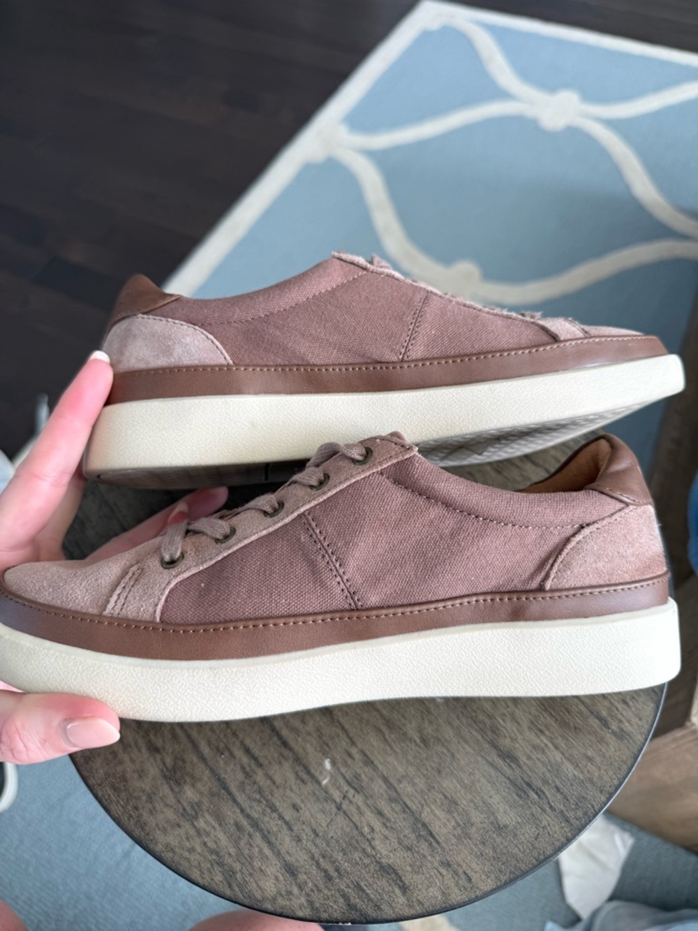Vionic Mayra Sneaker - Picture 6 of 7